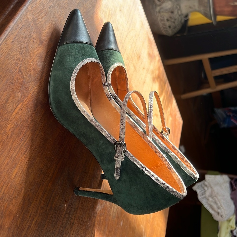 Original Coach Smith Mary Jane heel. Suede. Color: racing green. Size 8.